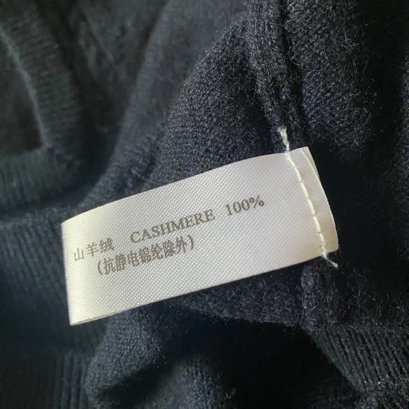 Kind Deer Cashmere Sweater (Navy, Super Soft) - Picture 5 of 7